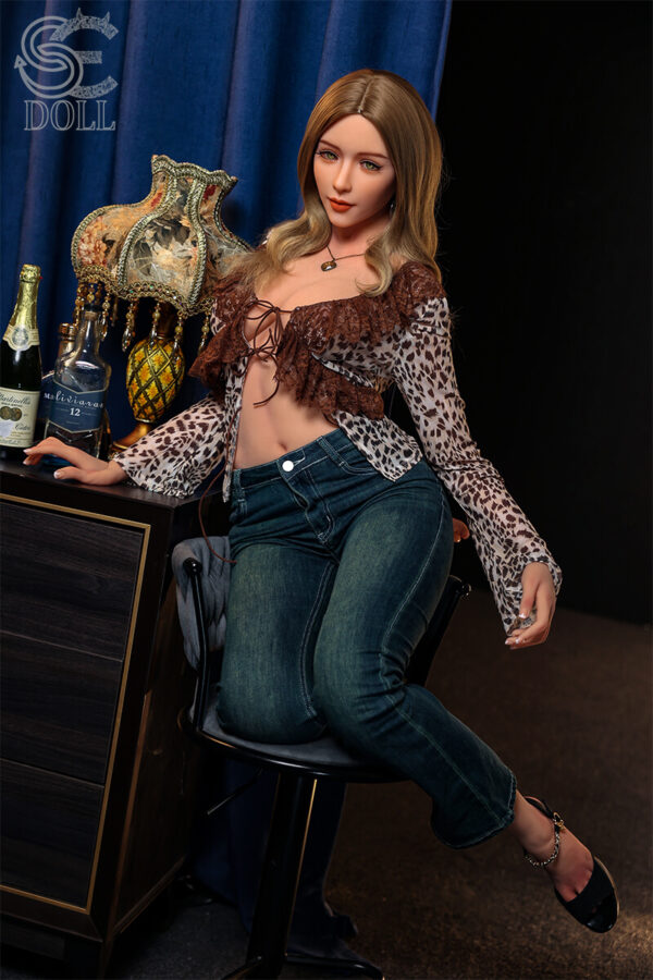 165cm / 5ft5" C-cup Annika.D